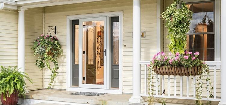 screen door installation in Norco