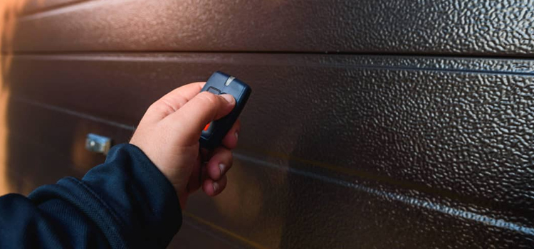 automatic door opener with remote control in Norco